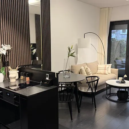 Cracow Old Town Luxury Apartments, Pool & Gym & Sauna & Parking & 24h Self Check-in Apartment